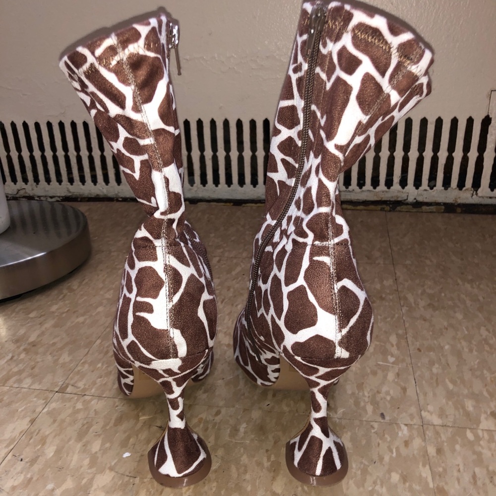 Boots - Picture 3 of 3